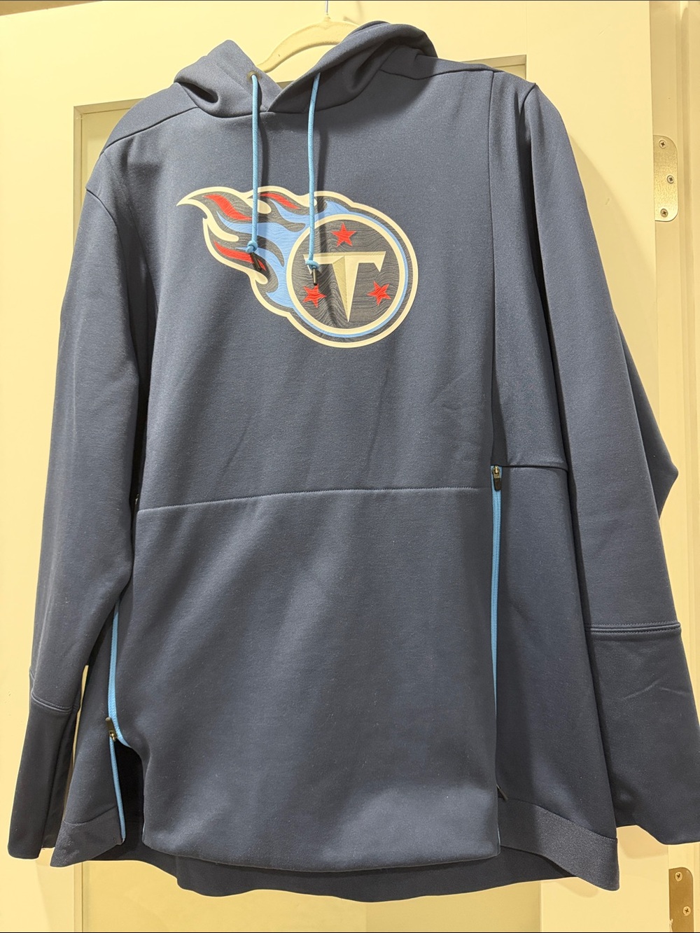 Nike Men's Tennessee Titans Sideline Club Pullover Hoodie